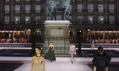 Desfile Carolina Herrera en la Plaza Mayor de Madrid . Daniel González