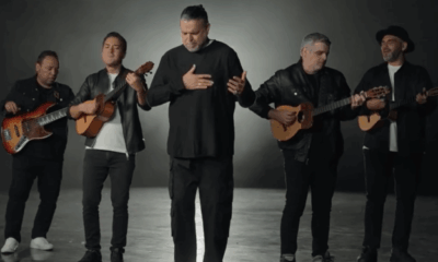 Cantante Luis Enrique junto al grupo C4trio
