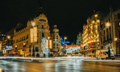 Foto de la Gran Vía de Madrid con el edificio de Rolex en el fondo