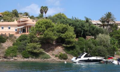 Villa en la orilla del mar en Ciudadela Menorca con moto de agua